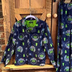 Disney Star Wars The Mandalorian Grogu Baby Yoda 2-piece Christmas pajamas 8
